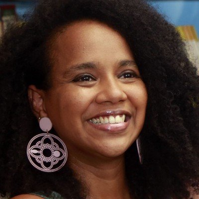 Foto da professora Carla Soraia